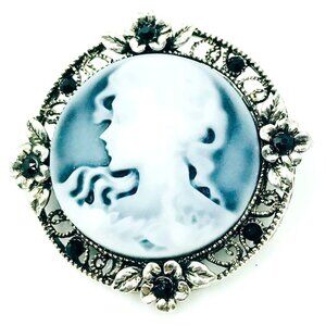 GRAY AND BLACK CRYSTAL GLASS RHINESTOE CAMEO BROOCH